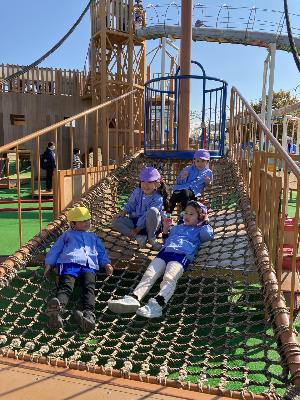 ネットで遊ぶ5歳児