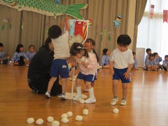 玉入れ3歳児