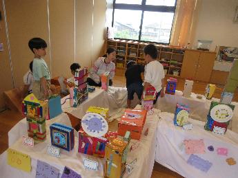 工夫した時計。紹介文を載せてミュージアムができあがったところ。