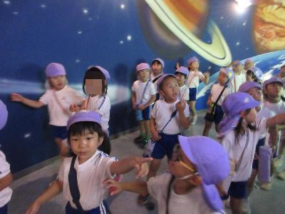 宇宙へ思いをはせる5歳児