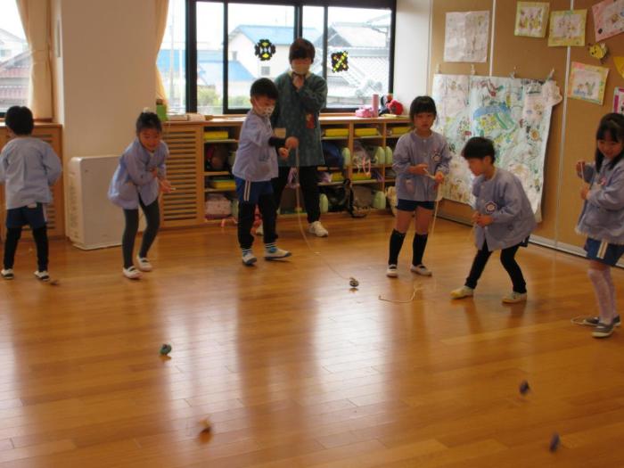 こま回し