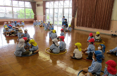 おのえっこグループで集まっている子ども達