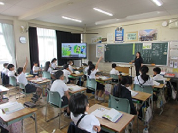 5年生の人権参観授業の様子。