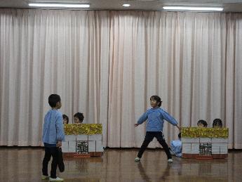 村人を守る赤おに