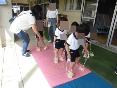 パカポコに挑戦する4歳児