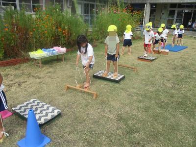 パカポコに挑戦する4歳児