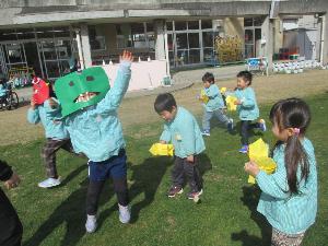 5歳児が鬼になっている