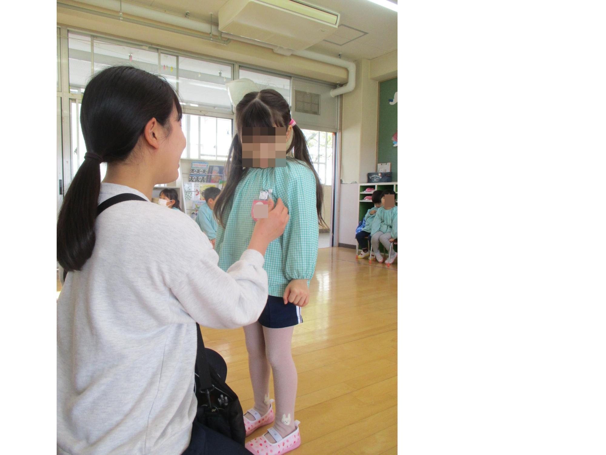 進級式前の5歳児