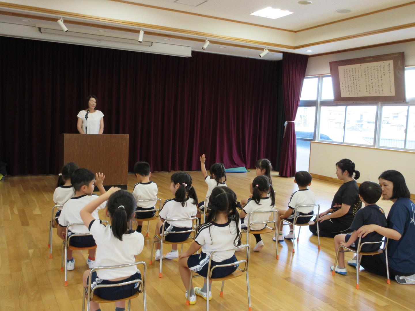 2学期の始業式に参加している様子。