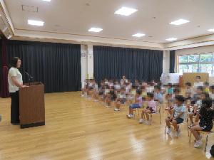 終業式に参加しているところ