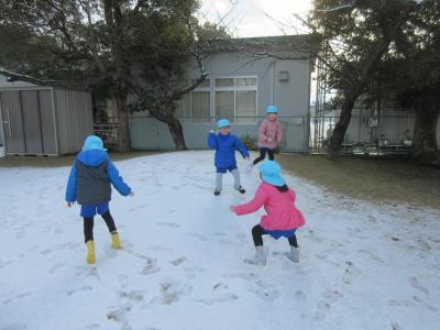 雪合戦だ