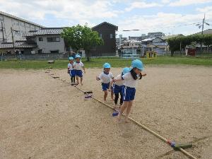 竹馬遊び