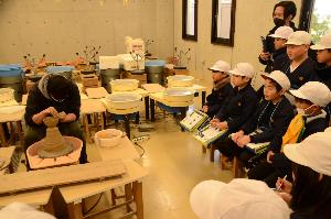 陶芸職人さんの作業見学