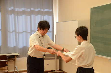 人権の表彰を受けた児童