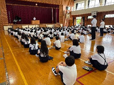 始業式のようす