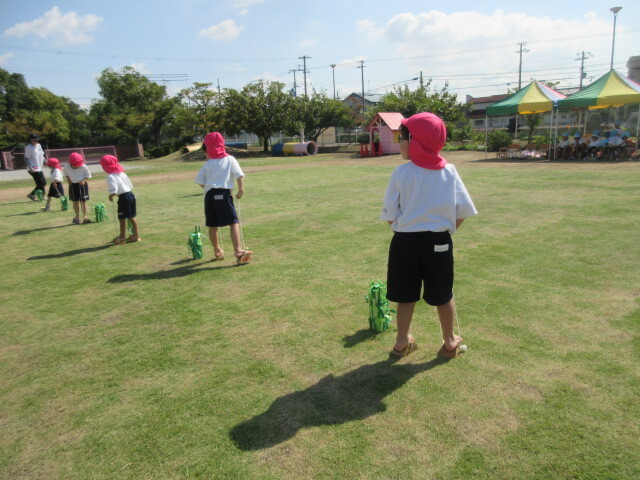 幼児がパカポコをしている様子