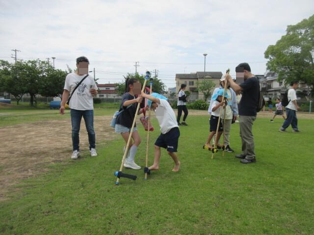 竹馬にチャレンジはじめ！
