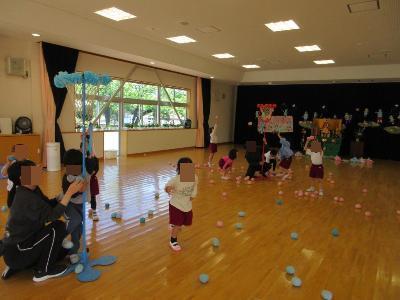 玉入れをしている様子です