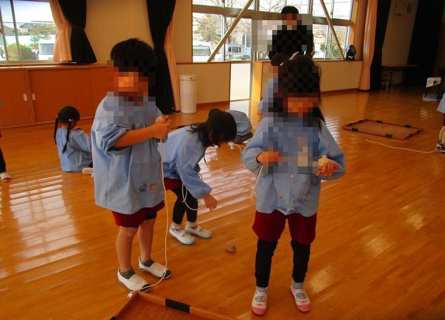 コマ回しの練習をしています