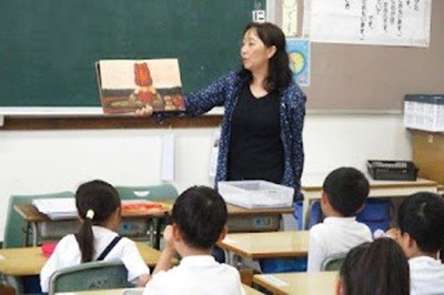 読み聞かせのようす
