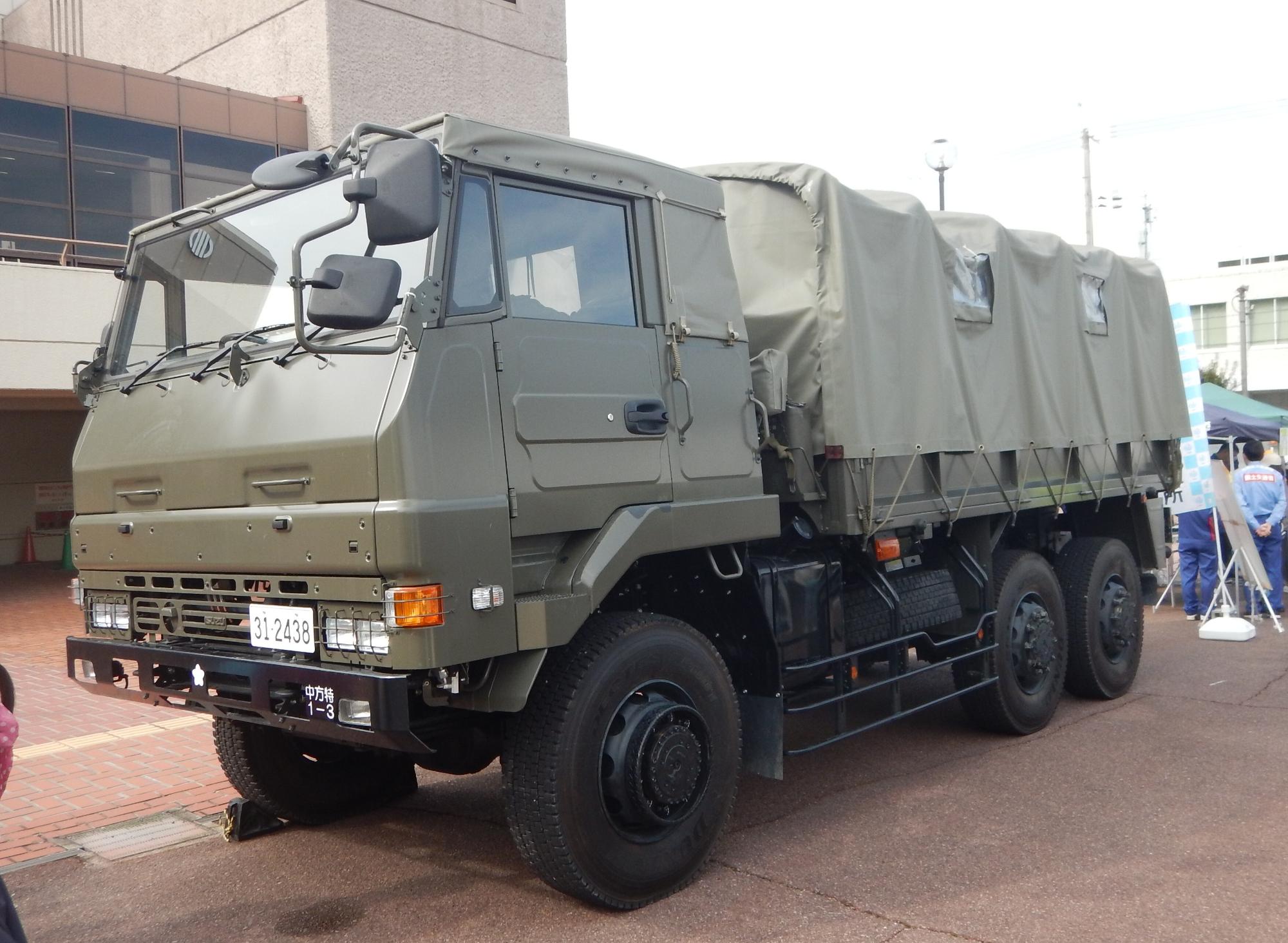 自衛隊のトラック