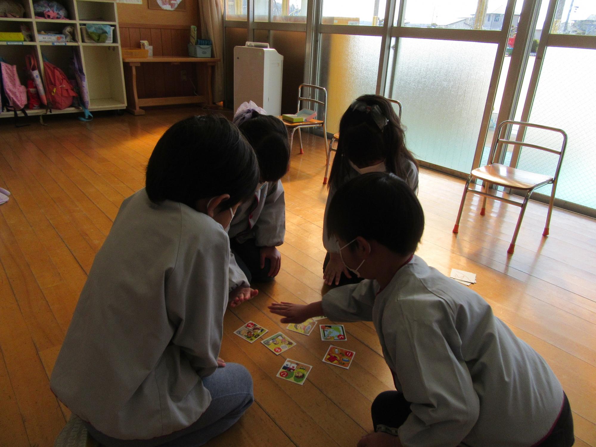 かるた大会　年長児