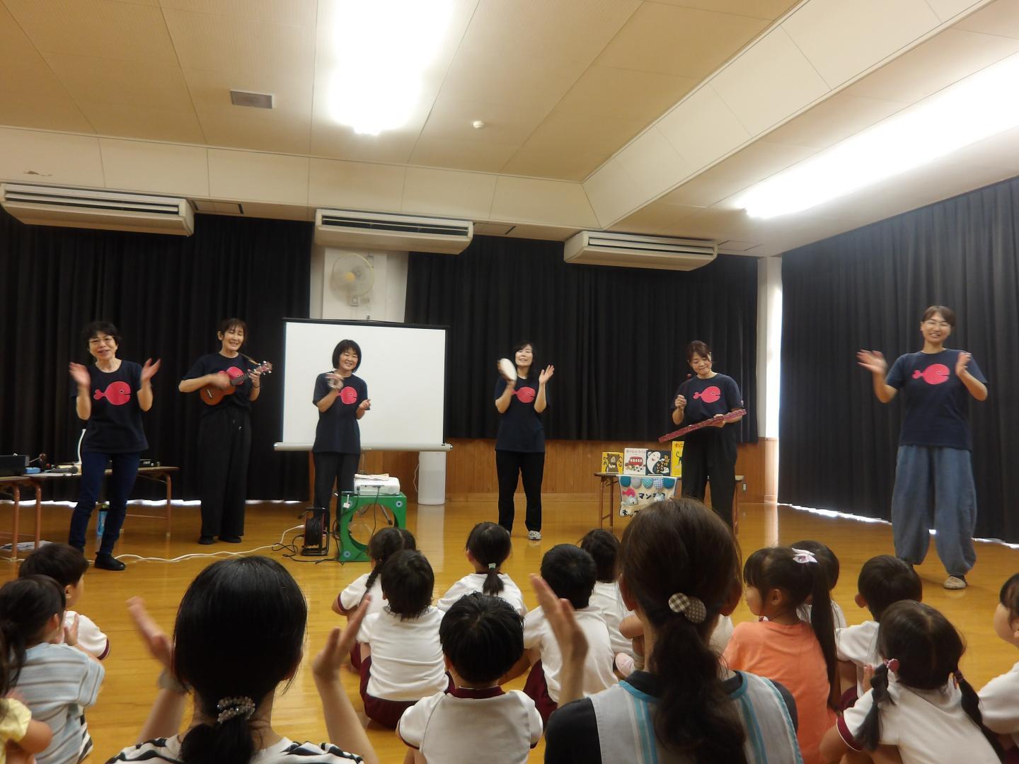 おはなし会『マンモスキッズママ』の皆さん