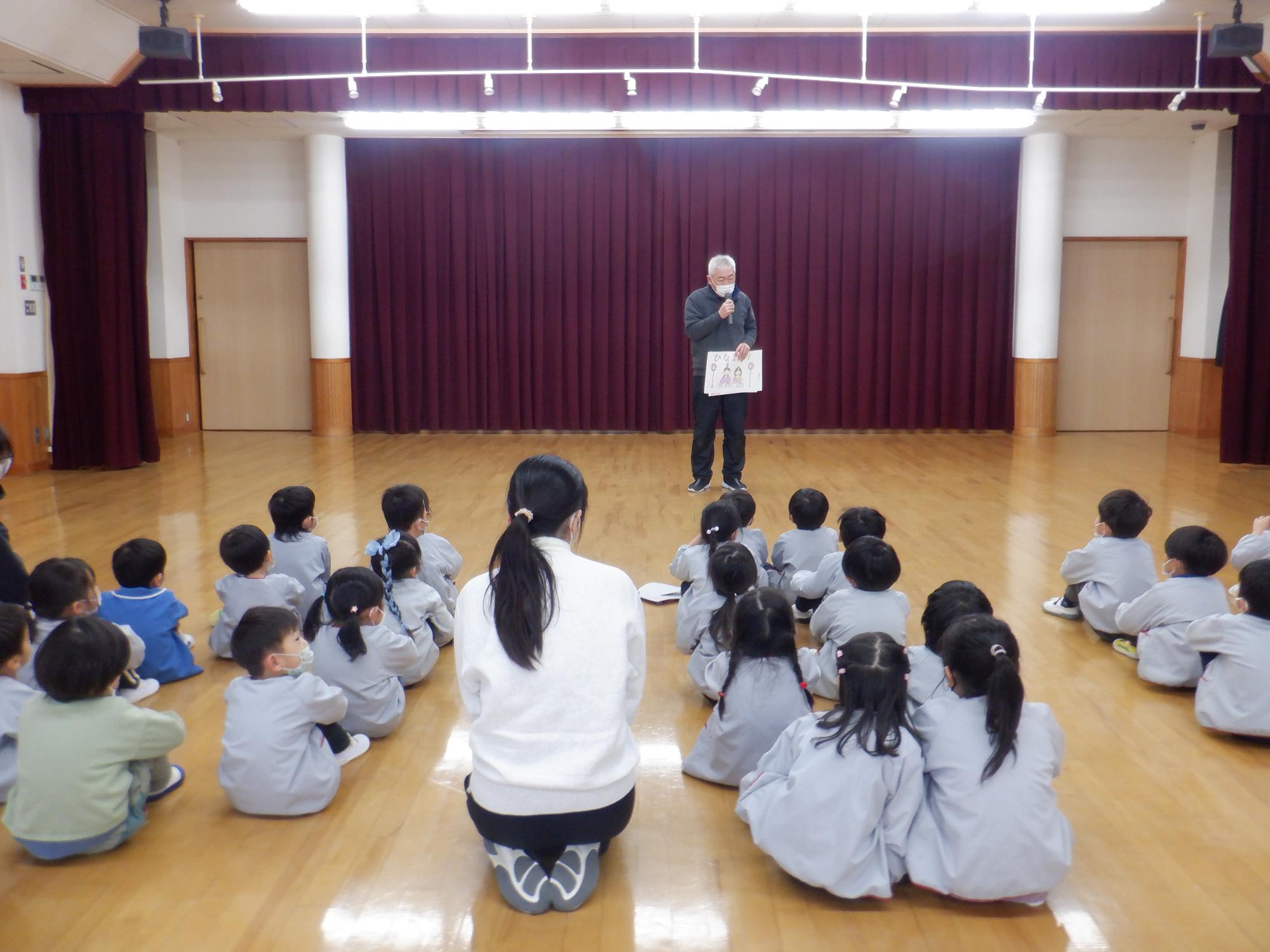 ひなまつり会　園長先生お話