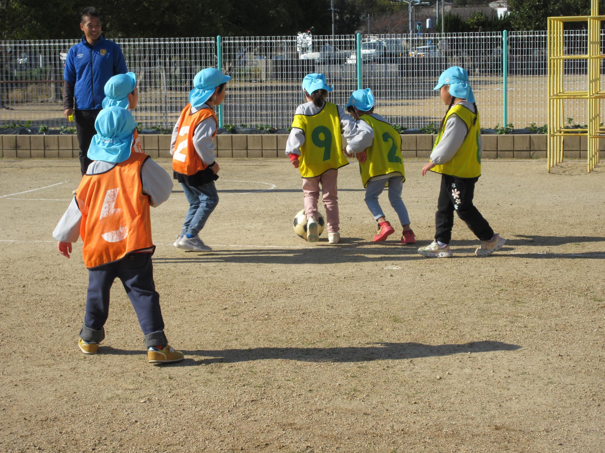 サッカー教室　試合　5歳児