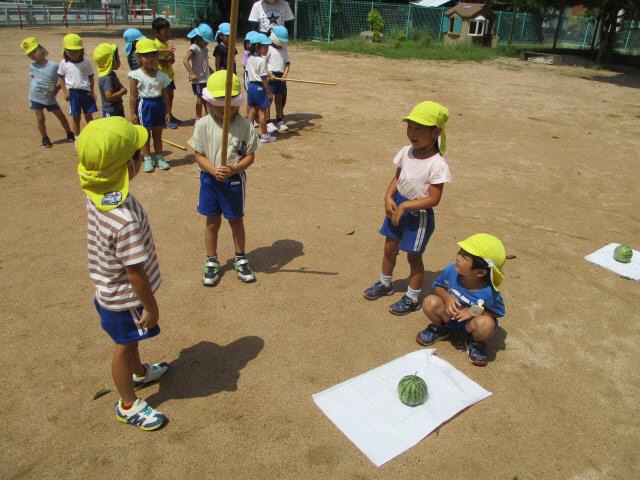 すいか割りをして遊んだよ