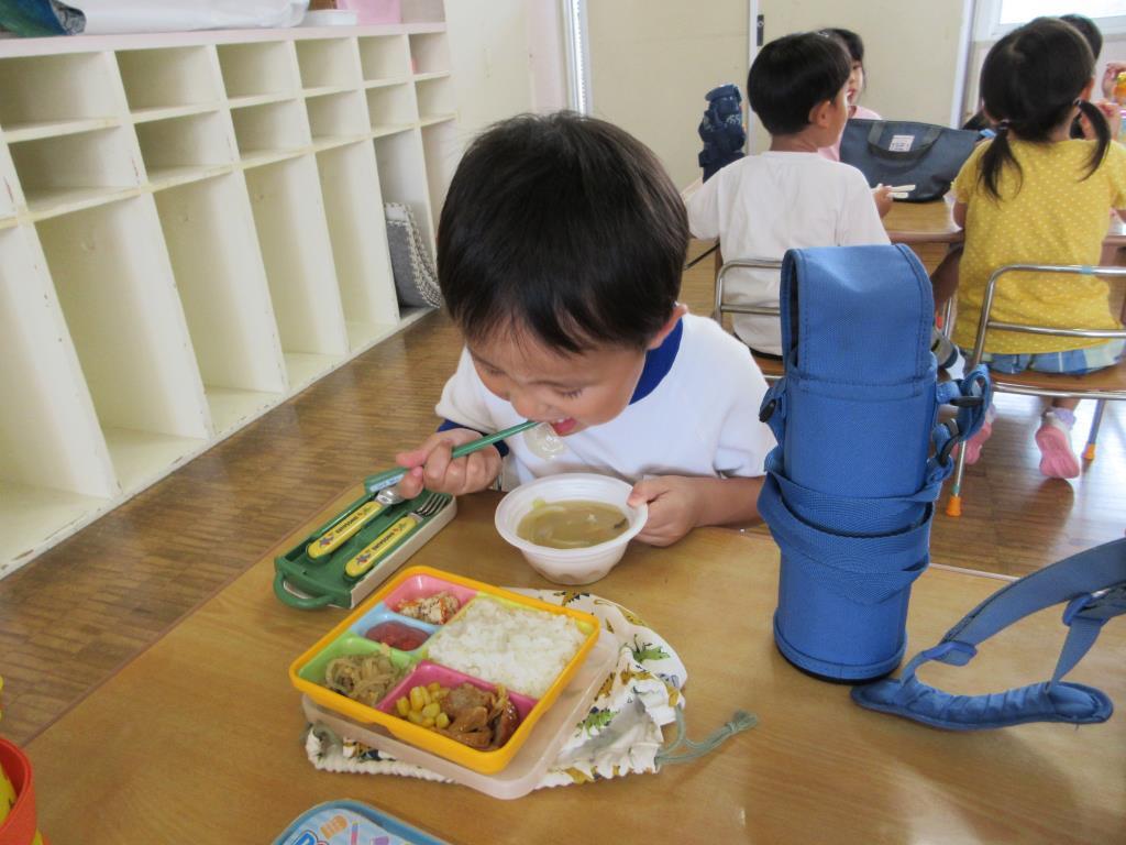 自分たちで作った味噌汁おいしい