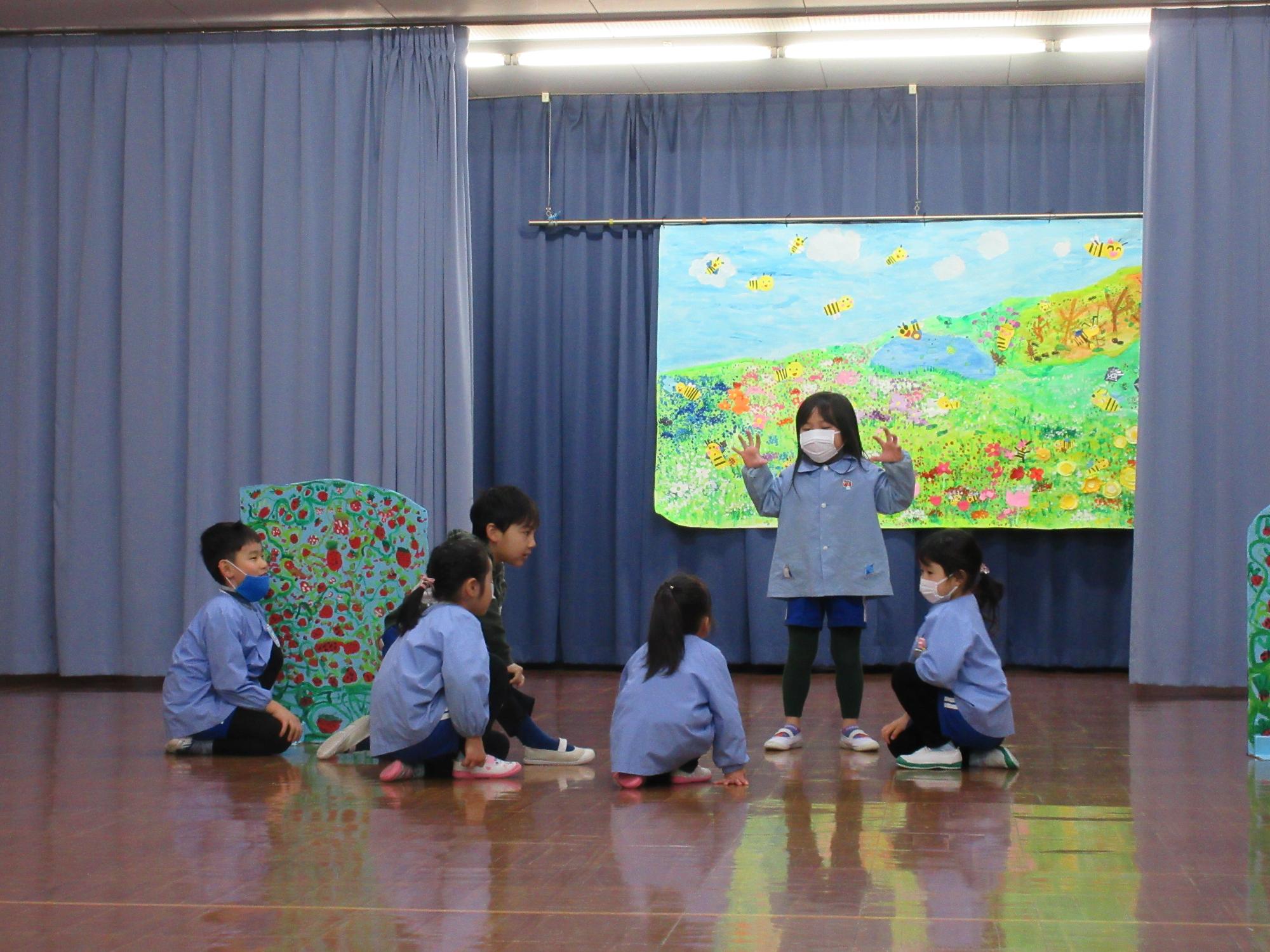 5歳児「みつばちマーヤのぼうけん」