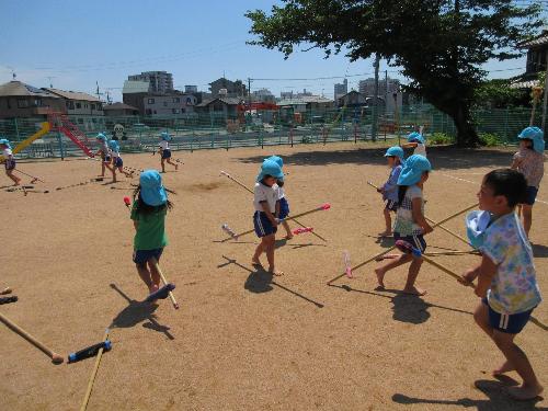 竹馬に挑戦だ