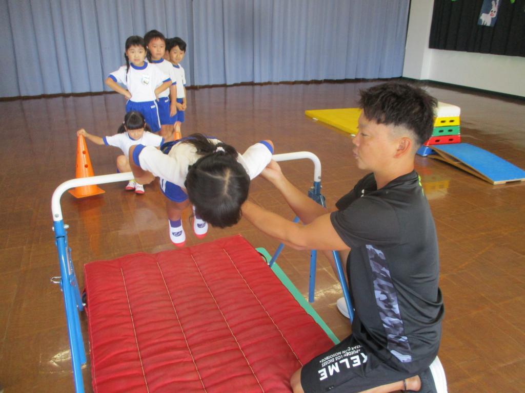 鉄棒くるりん！