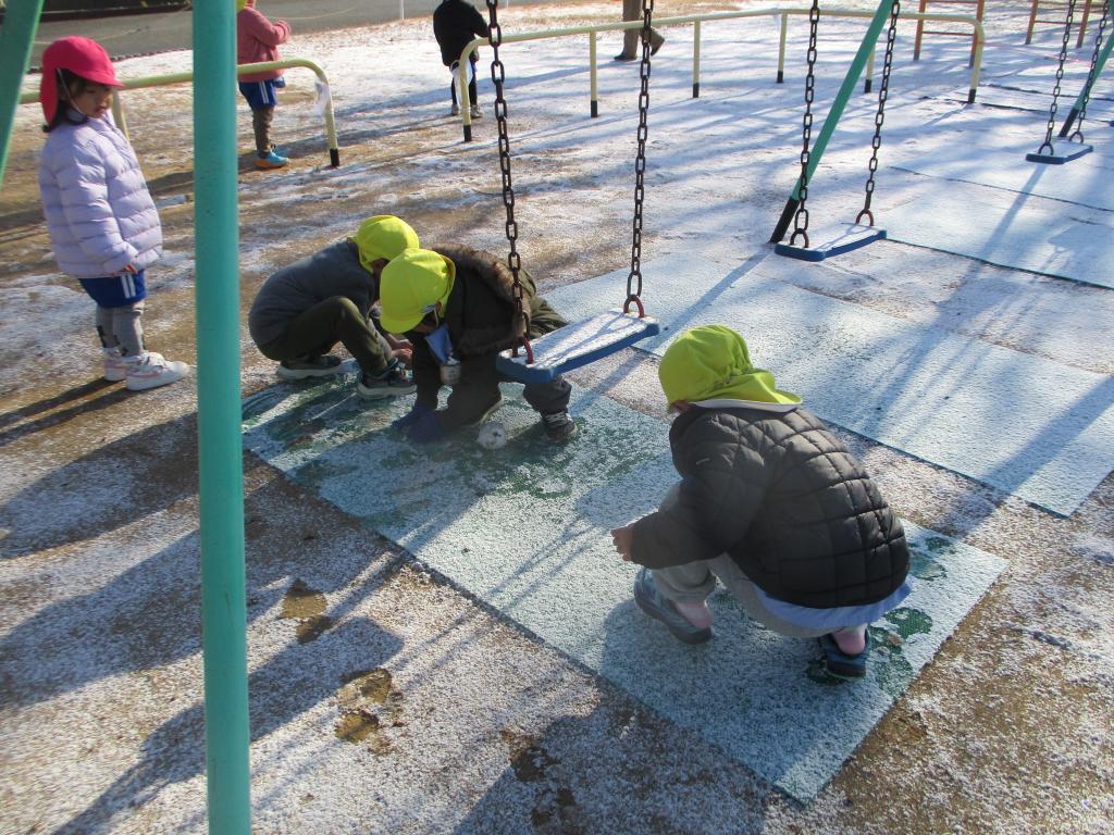 雪だ！まっしろ！