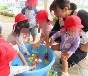 金魚すくい