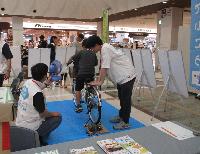 自転車発電の様子