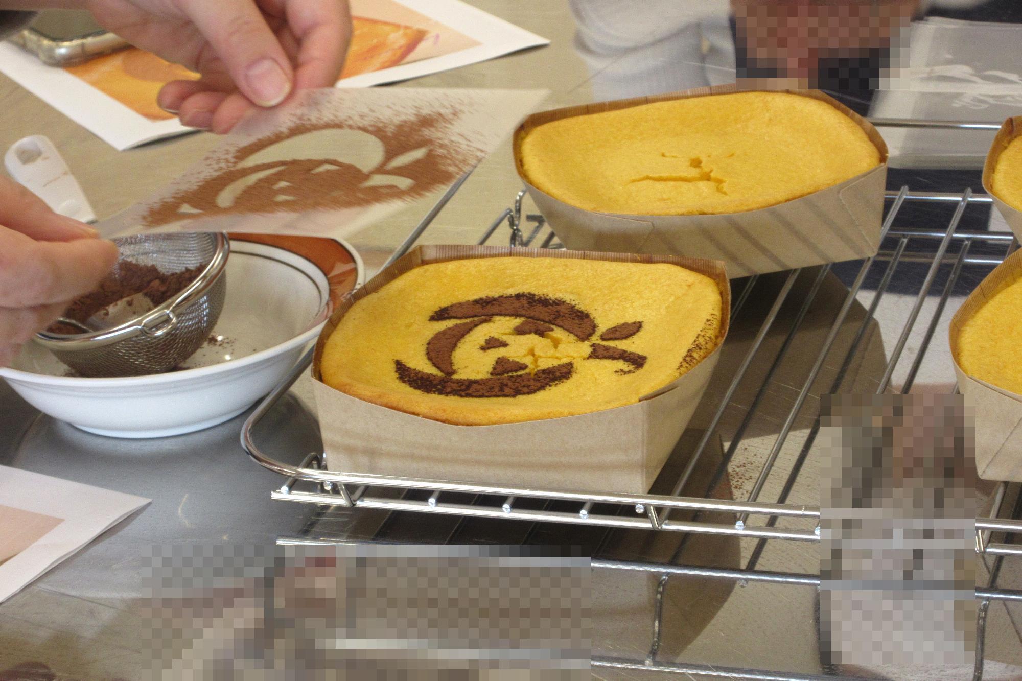 ステンシルシートでジャックオランタンを描く