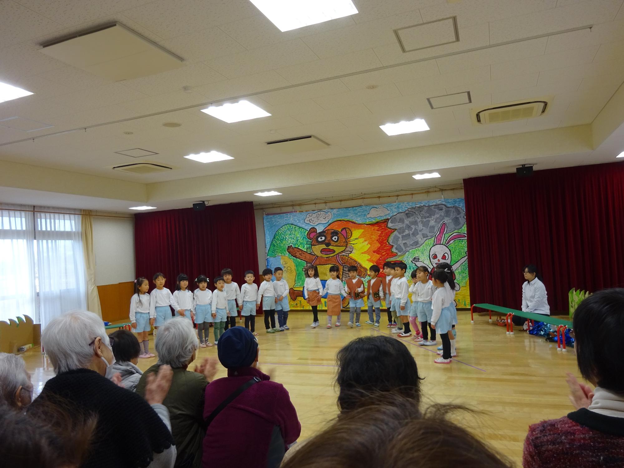 かちかち山お遊戯