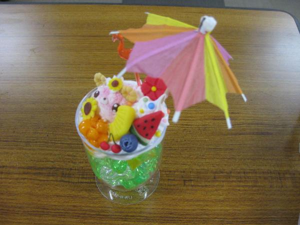 樹脂粘土で作ったフルーツパフェ