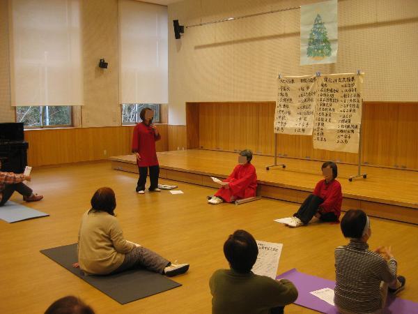 姿勢の大切さを学ぶ寿大学生