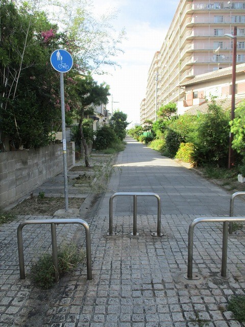 規制看板及び車止め