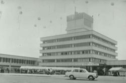 1970年5月に市庁舎加古川町北在家に移転された当時の庁舎の写真
