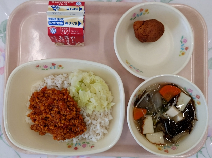 給食の写真
