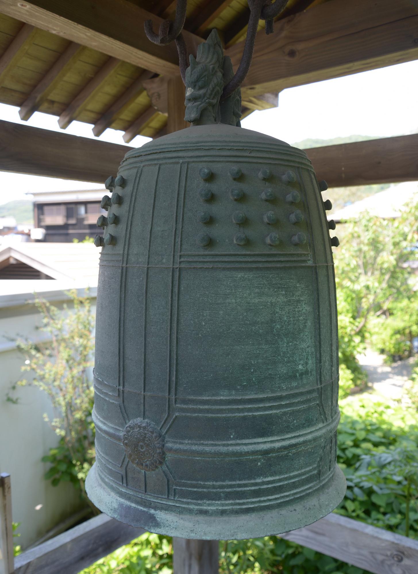 円照寺の銅鐘