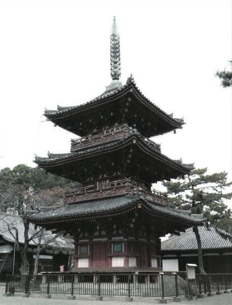 鶴林寺三重塔/県指定文化財／加古川市