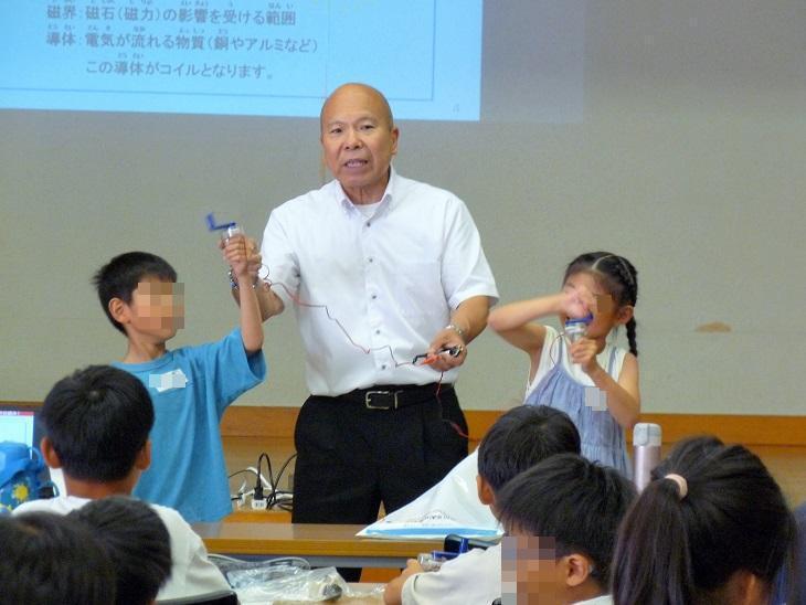 手回し発電機の実験