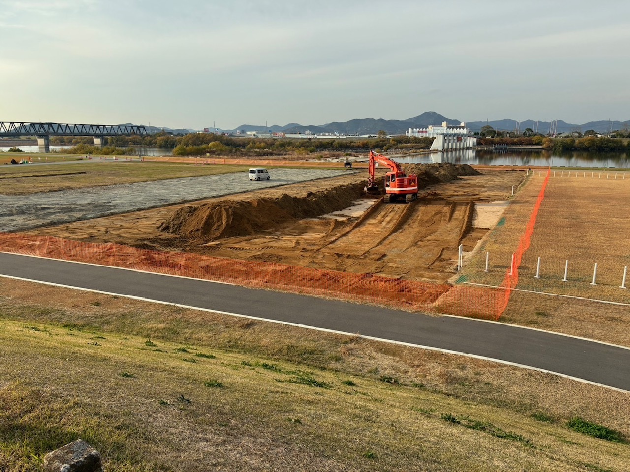 河川敷工事の写真1