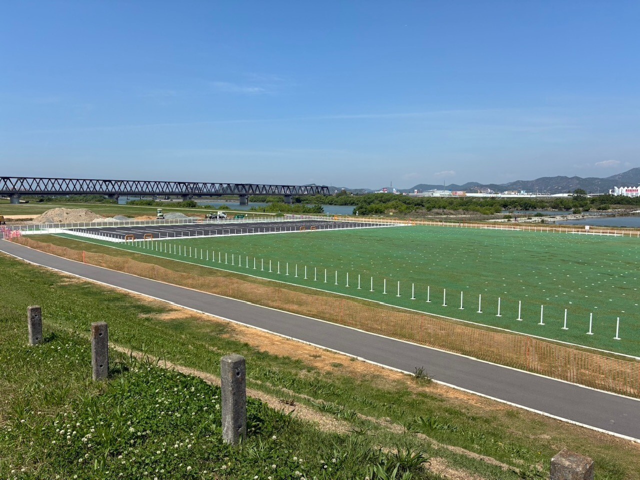 河川敷工事の様子1