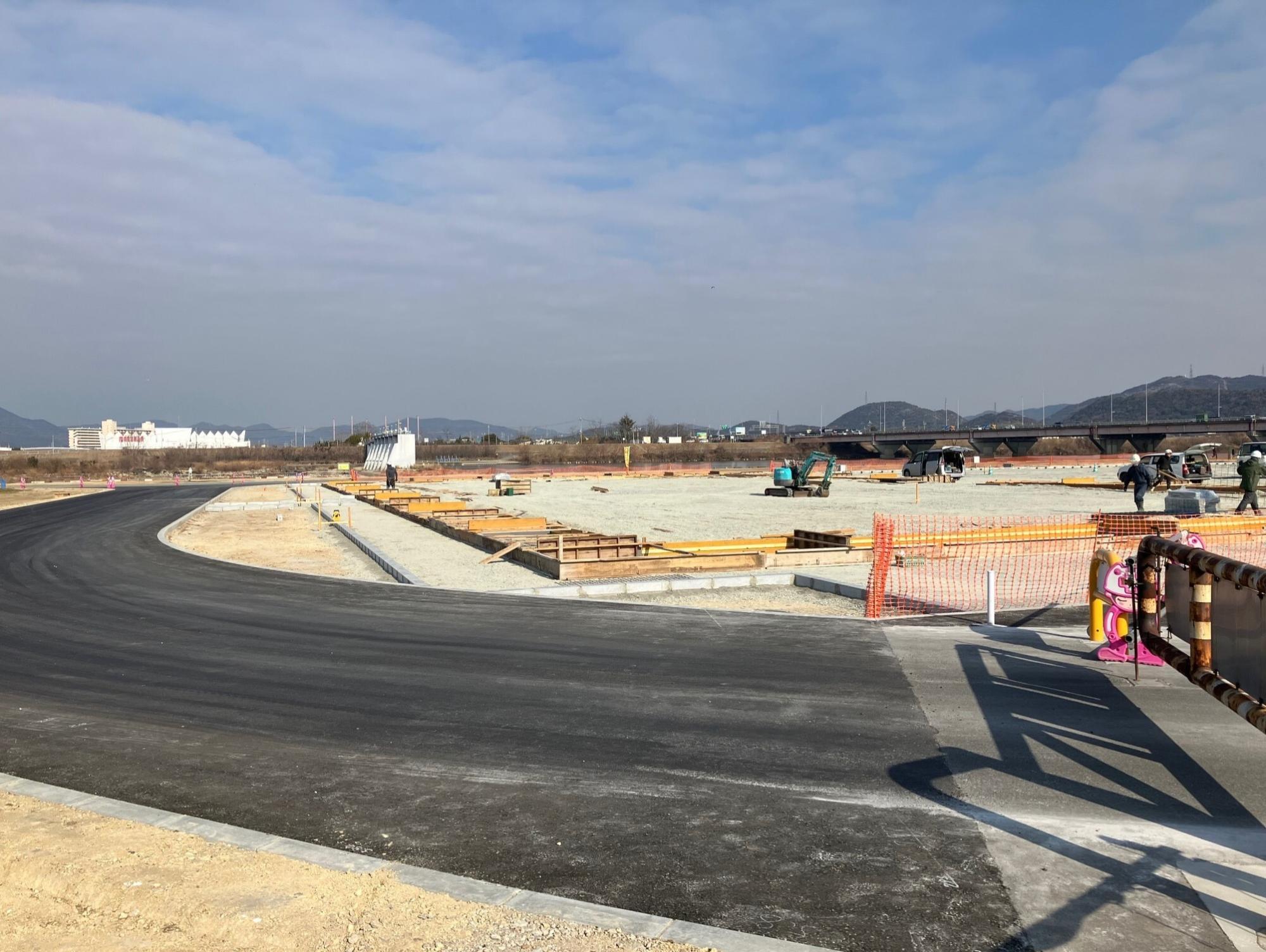 河川敷工事の様子2